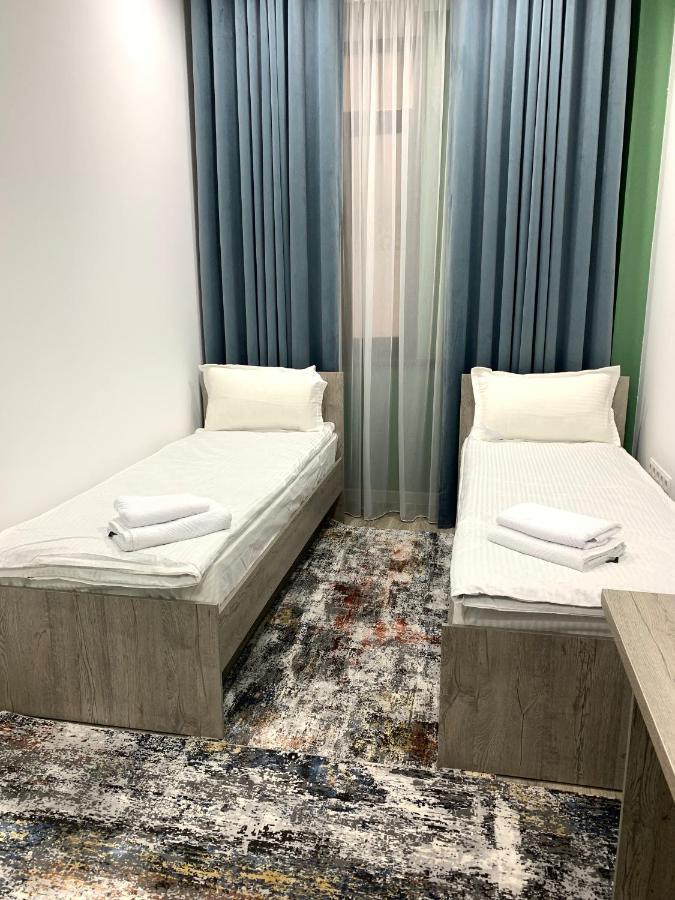 Hostel Magistral Biszkek Zewnętrze zdjęcie
